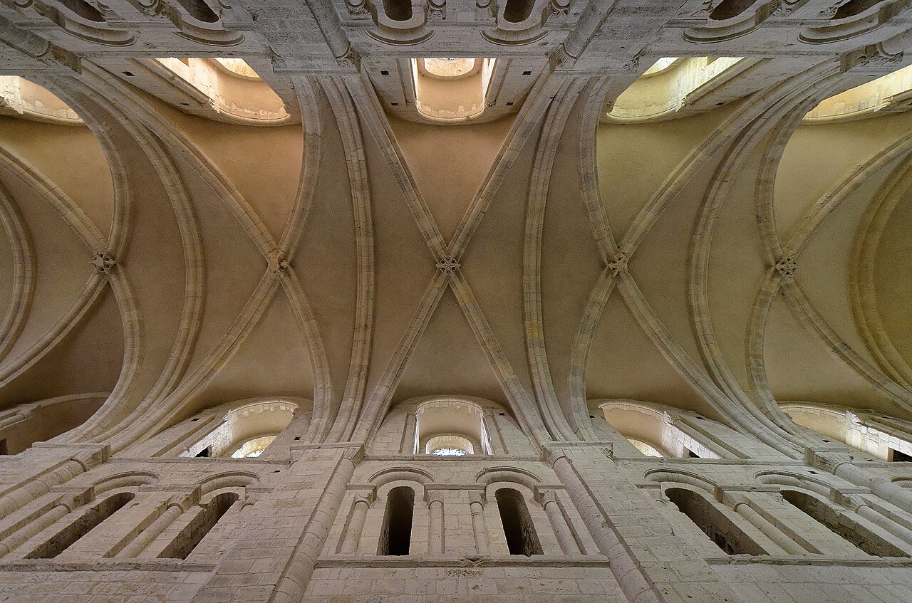 Abbaye de Lessay interior