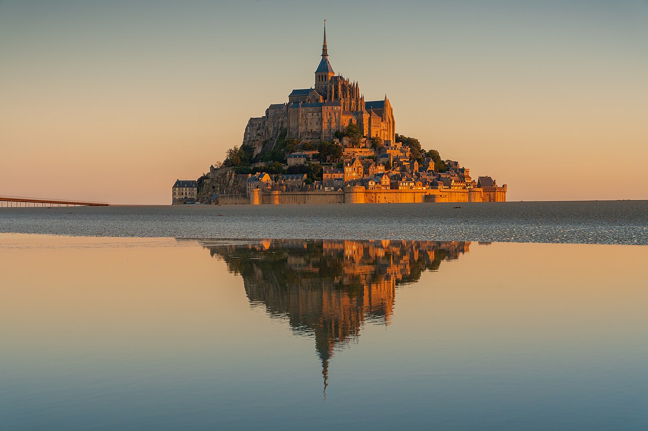 Sunrise on Mont-Saint-Michel