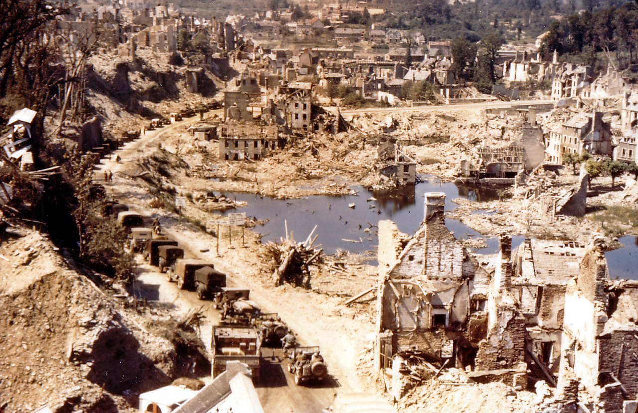 American convoy passing through the ruins of Saint-Lô, August 1944